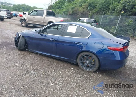 2021 Alfa Romeo Giulia Awd z USA, uszkodzony, nr VIN ZARFANAN1M7642888